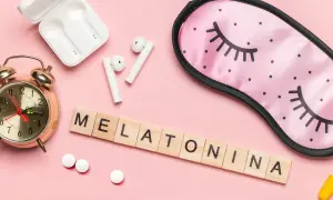 Czy można brać melatoninę po alkoholu? Ryzyko i skutki uboczne