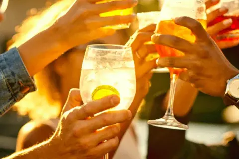 Alkohol przy cukrzycy - poznaj zasady bezpiecznego spożywania napojów