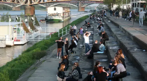 Czy na bulwarach można pić alkohol? Sprawdź aktualne przepisy i zmiany