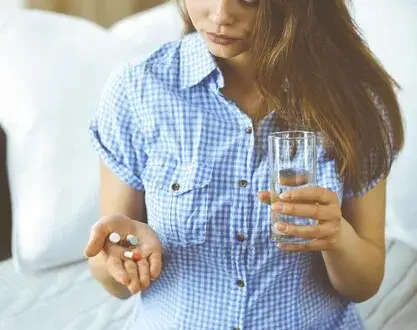 Najlepszy czas przyjmowania leków na cholesterol. Unikaj groźnych błędów