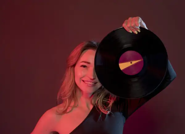 Winylowe wydania albumów Adele — dlaczego te płyty przyciągają Polaków?